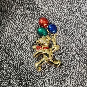Pre-owned gold toned bear with balloons enameled pin brooch b34